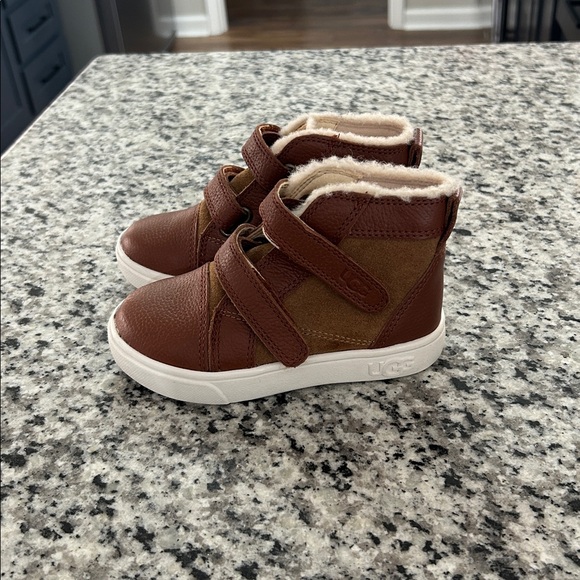 UGG Kids' Rennon II Sneaker high boot size 8 chestnut - Picture 5 of 12